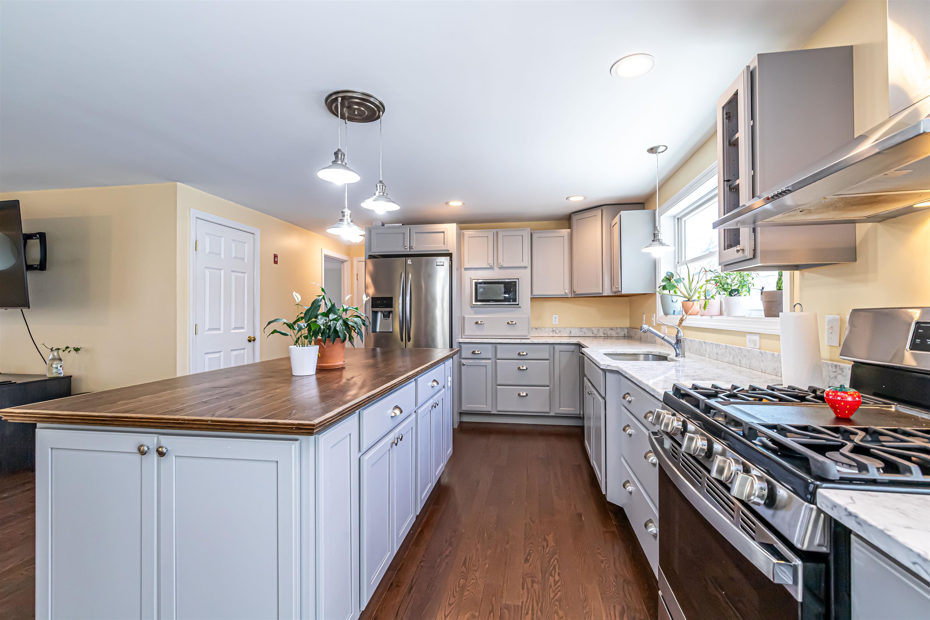 10 Little Falls Bridge Road Rochester, NH 03867 - Photo 6 of 53