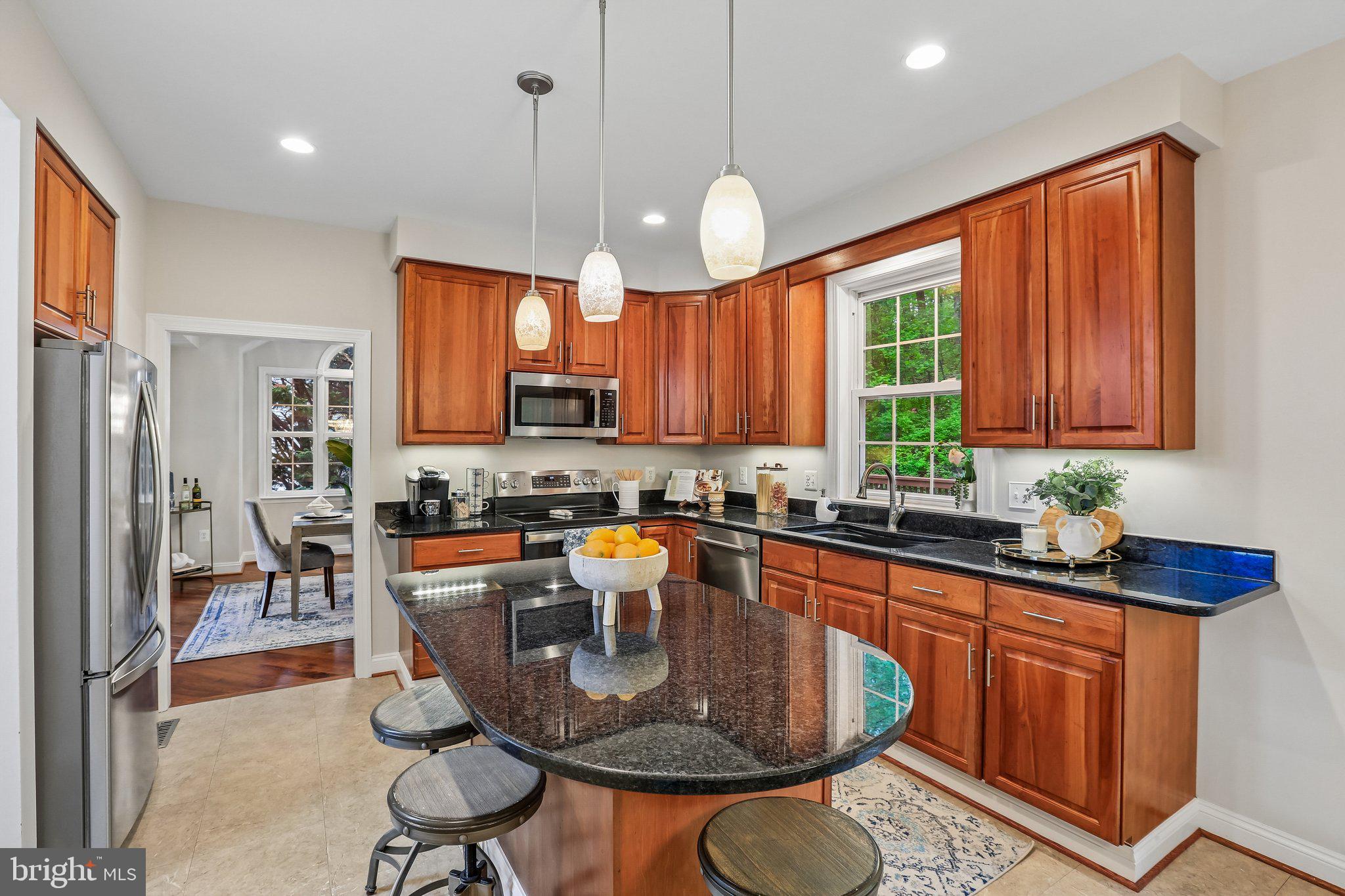11612 Meeting House Road Myersville, MD 21773 - Photo 11 of 60 Kitchen w/island seating
