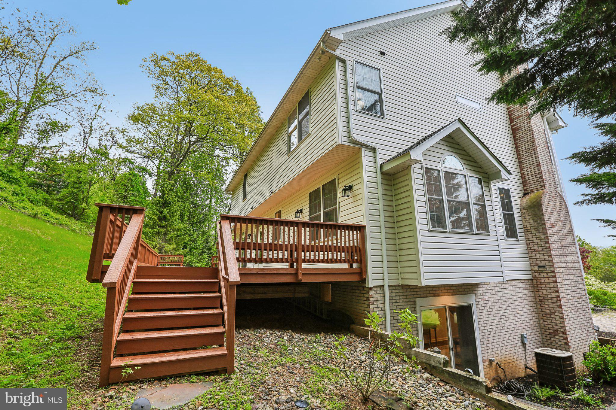 11612 Meeting House Road Myersville, MD 21773 - Photo 43 of 60 Rear Deck
