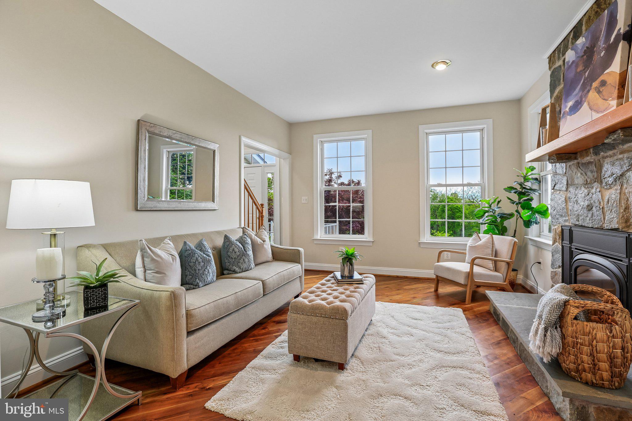 11612 Meeting House Road Myersville, MD 21773 - Photo 5 of 60 Living Room