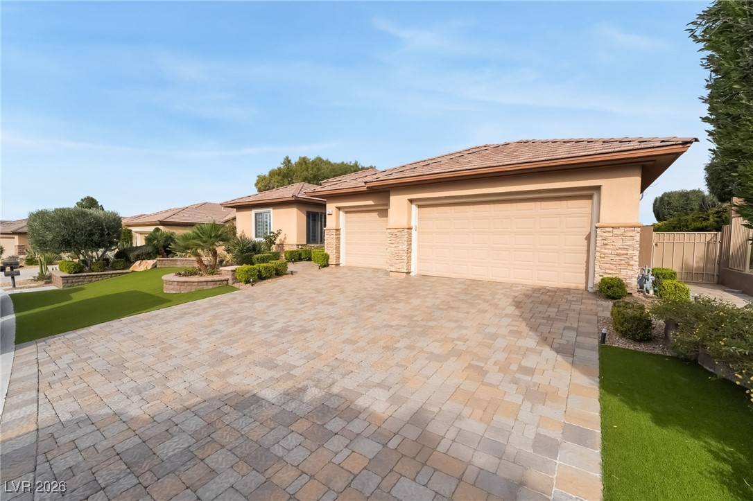 24 Kittansett Loop Henderson, NV 89052 - Photo 2 of 36