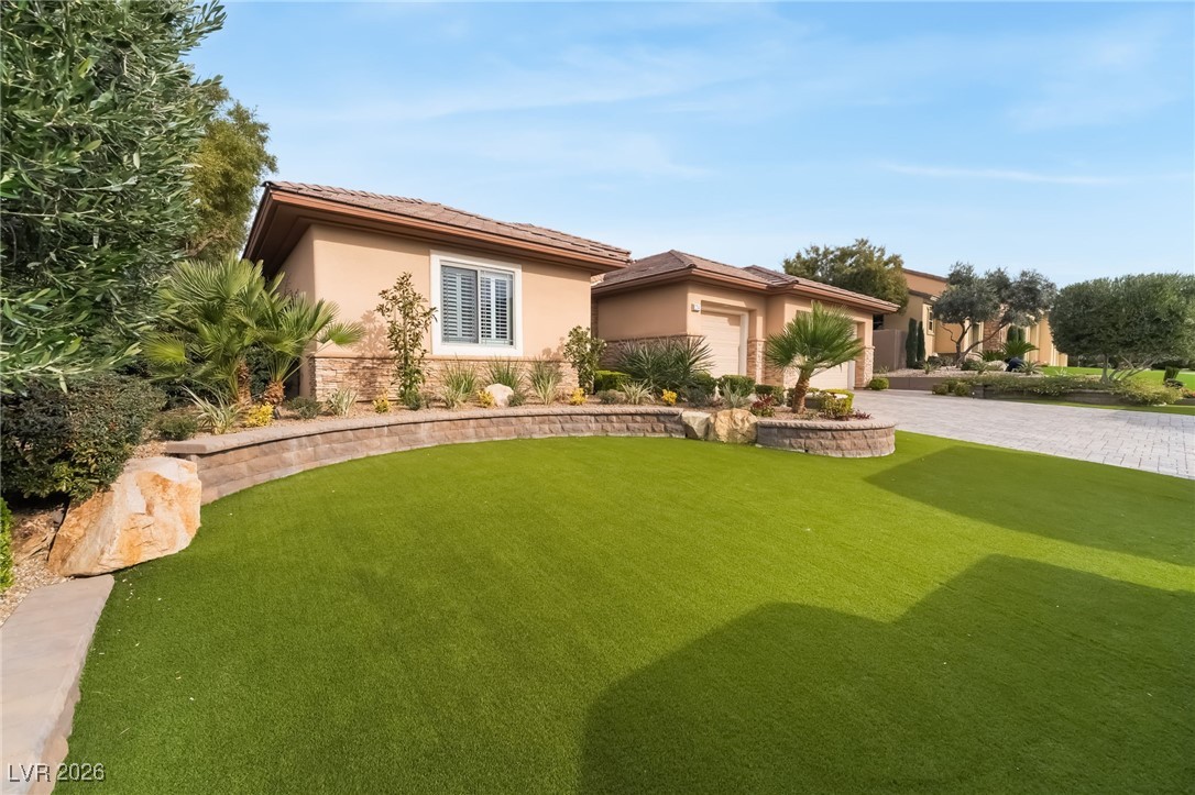 24 Kittansett Loop Henderson, NV 89052 - Photo 3 of 36