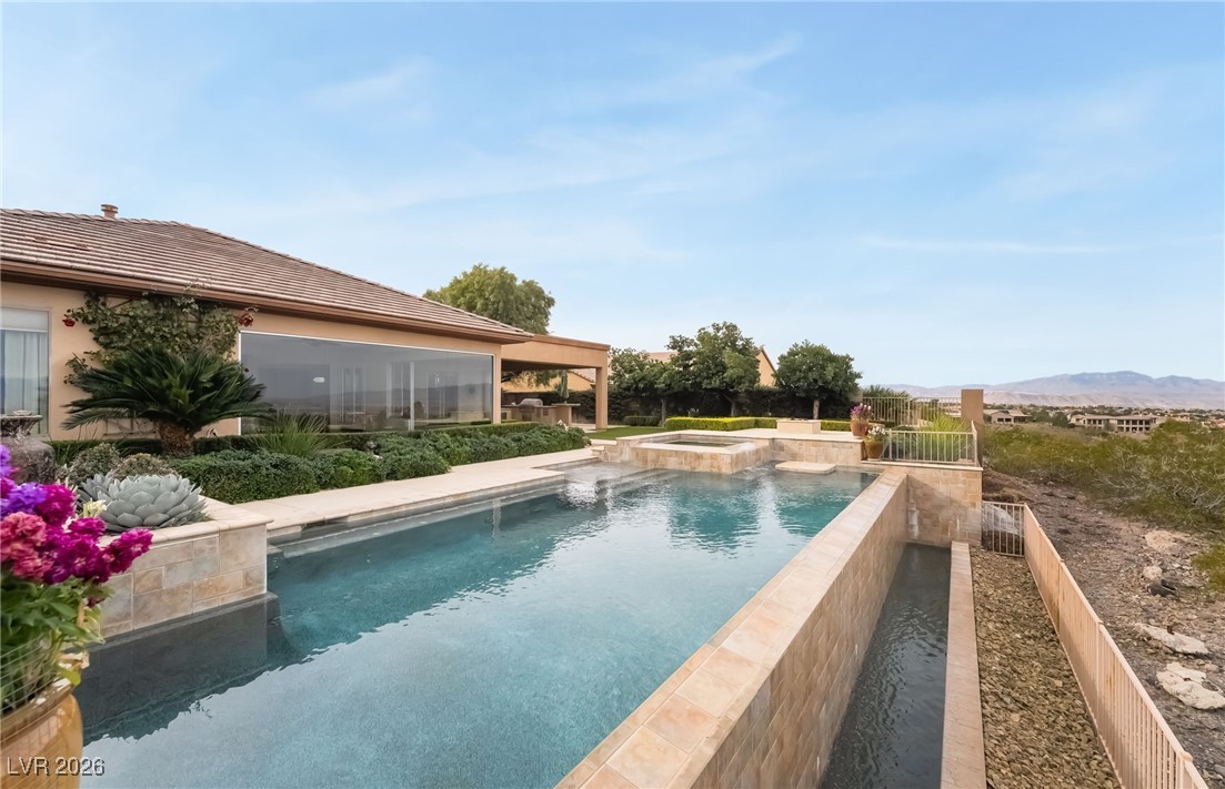 24 Kittansett Loop Henderson, NV 89052 - Photo 4 of 36