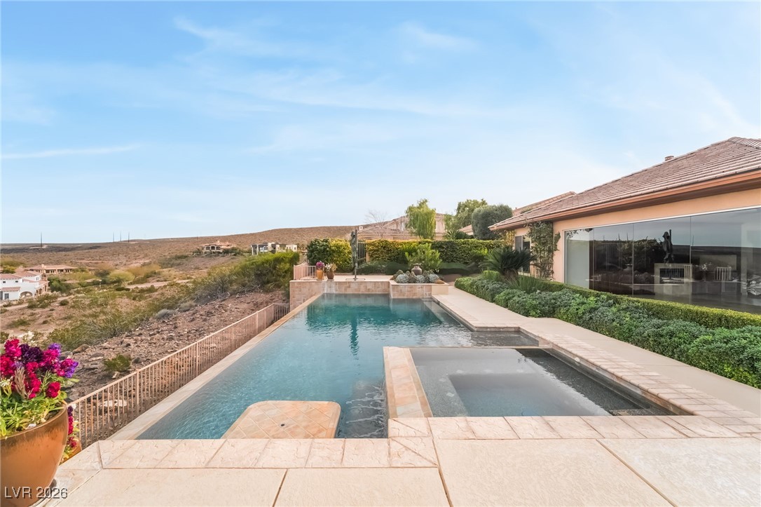 24 Kittansett Loop Henderson, NV 89052 - Photo 5 of 36