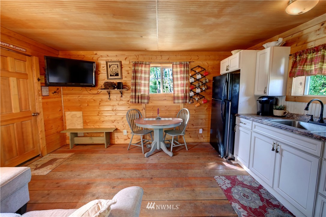 26 Davis Lake Road Winthrop, WA 98862 - Photo 13 of 37 Gallery Image 13