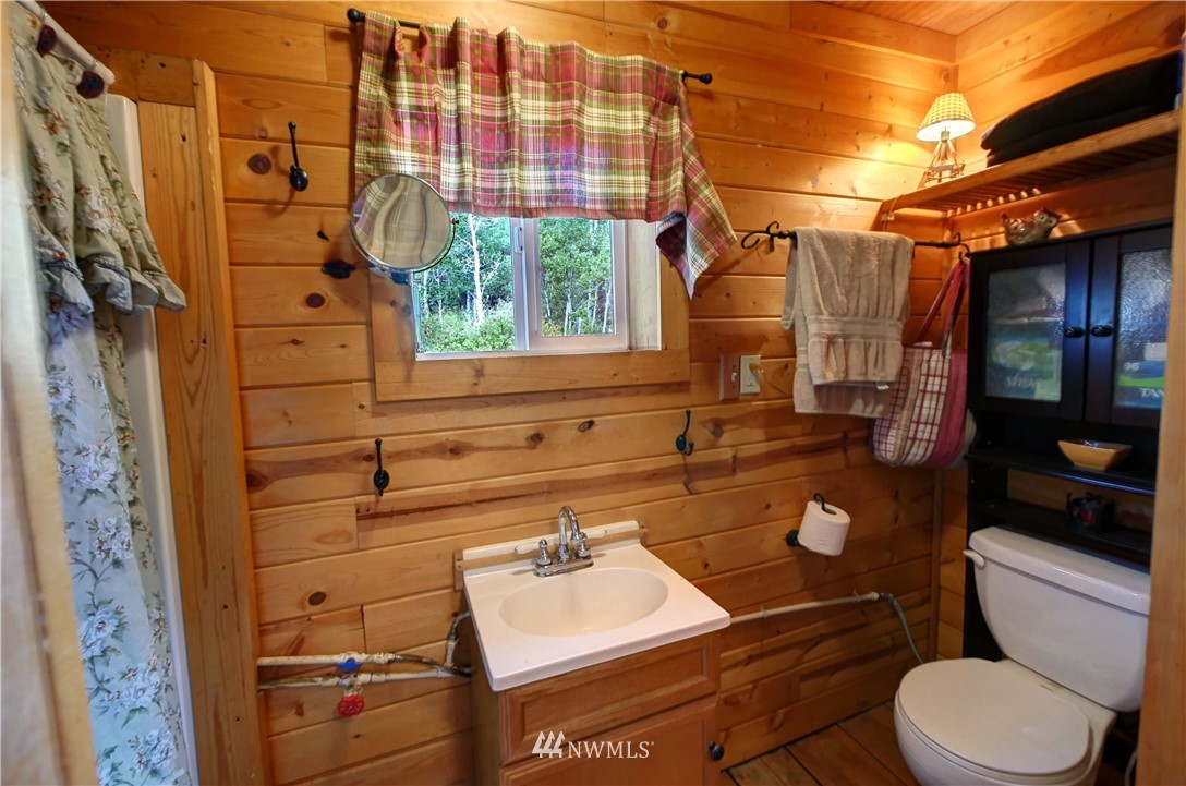 26 Davis Lake Road Winthrop, WA 98862 - Photo 19 of 37 Gallery Image 19