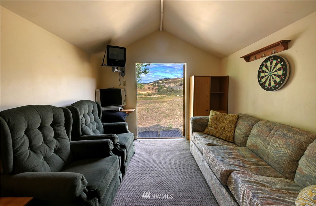 26 Davis Lake Road Winthrop, WA 98862 - Photo 32 of 37 Gallery Image 32
