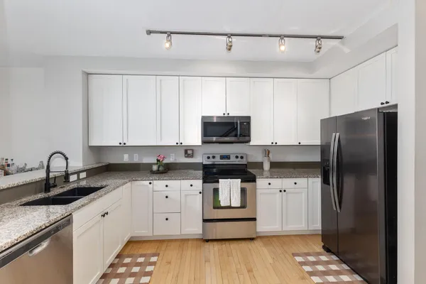$420,000 | 600 Broadway Avenue Northwest, Unit 226, Grand Rapids, MI 49504