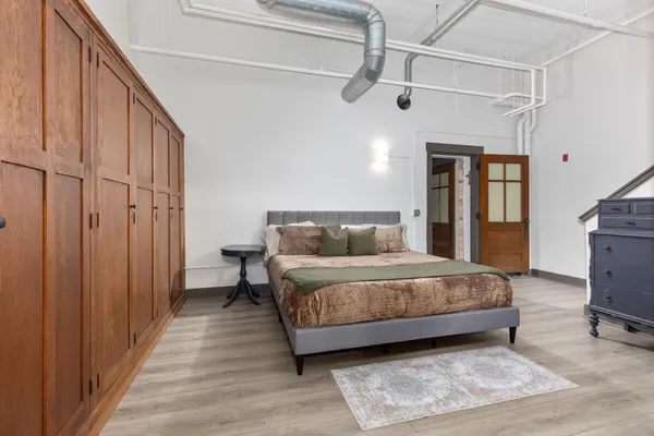 $420,000 | 600 Broadway Avenue Northwest, Unit 226, Grand Rapids, MI 49504