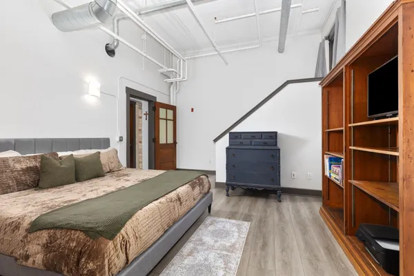$420,000 | 600 Broadway Avenue Northwest, Unit 226, Grand Rapids, MI 49504
