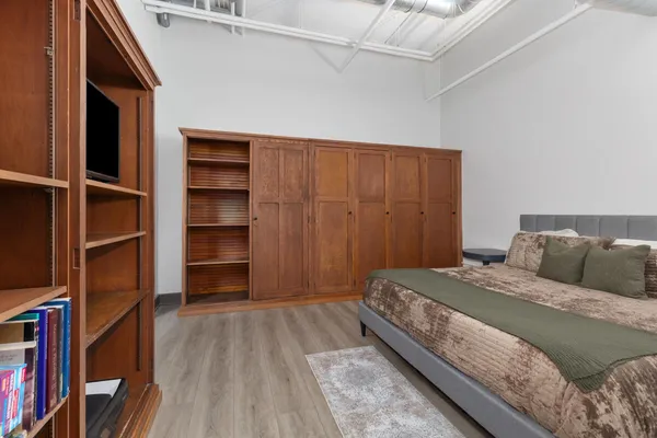 $420,000 | 600 Broadway Avenue Northwest, Unit 226, Grand Rapids, MI 49504