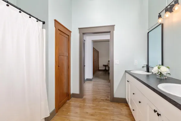 $420,000 | 600 Broadway Avenue Northwest, Unit 226, Grand Rapids, MI 49504