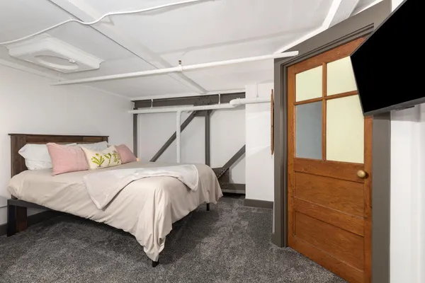 $420,000 | 600 Broadway Avenue Northwest, Unit 226, Grand Rapids, MI 49504