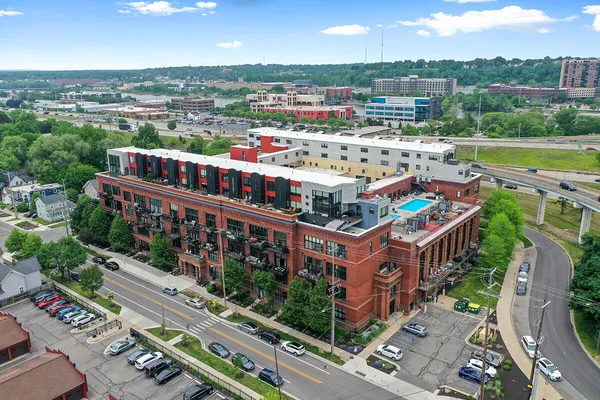 $420,000 | 600 Broadway Avenue Northwest, Unit 226, Grand Rapids, MI 49504