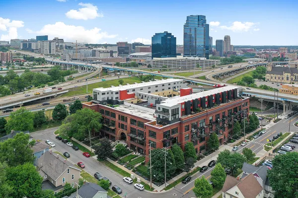 $420,000 | 600 Broadway Avenue Northwest, Unit 226, Grand Rapids, MI 49504