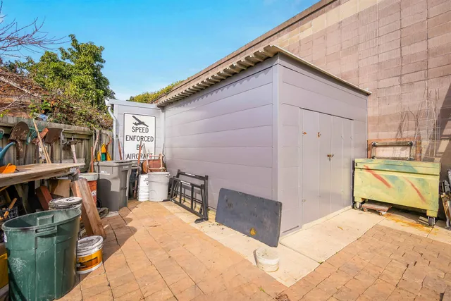 a view of an outdoor kitchen