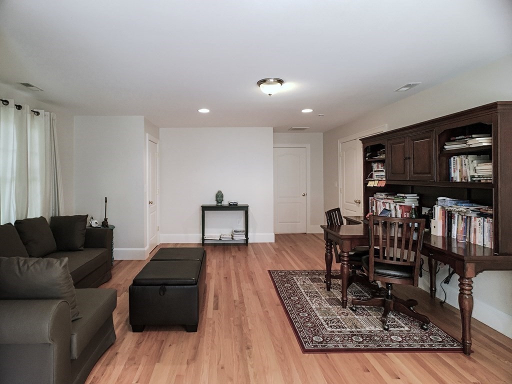 10 Larch Road, Unit 10 Wellesley, MA 02482 - Photo 16 of 26