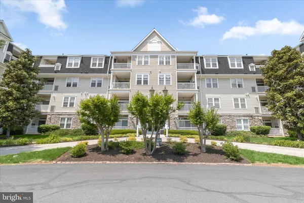 $380,000 | 2520 Waterside Drive, Unit 112, Frederick, MD 21701