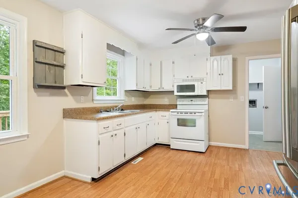 $2,300 | 4001 London Road, Hopewell, VA 23860