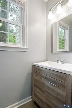 $2,300 | 4001 London Road, Hopewell, VA 23860