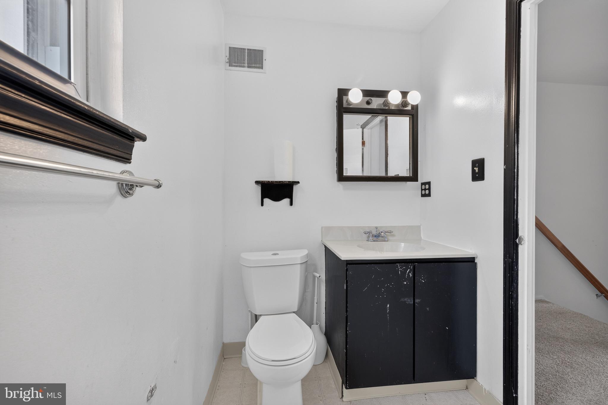 431 Nilsen Road Bear, DE 19701 - Photo 32 of 38 Owner's bathroom