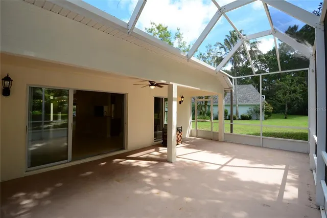 a view of livingroom with furniture
