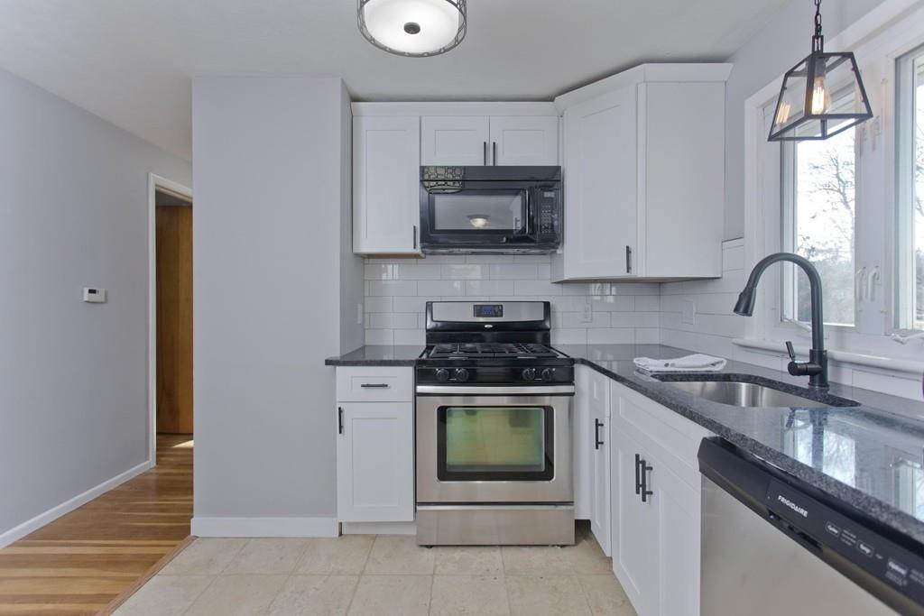 15 Clematis Road Agawam, MA 01001 - Photo 6 of 29 Gallery Image 6