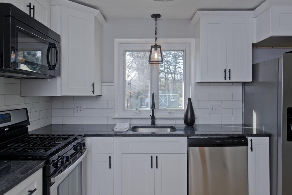 15 Clematis Road Agawam, MA 01001 - Photo 9 of 29 Gallery Image 9