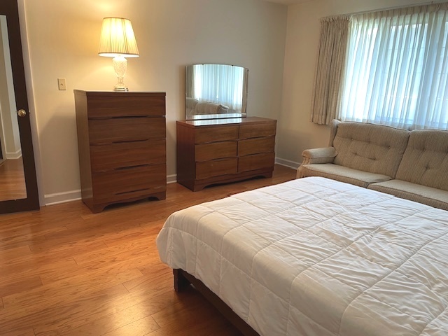 5814 Wolf Road, Unit B1 Western Springs, IL 60558 - Photo 10 of 19 Gallery Image 10
