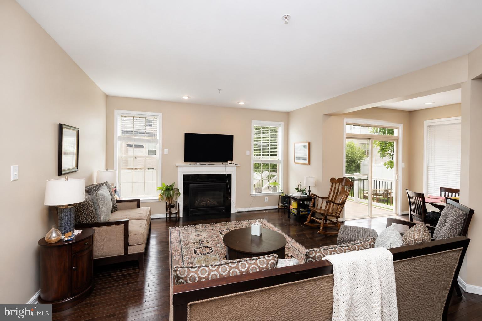 9203 Rice Avenue Lanham, MD 20706 - Photo 7 of 59 Living Area