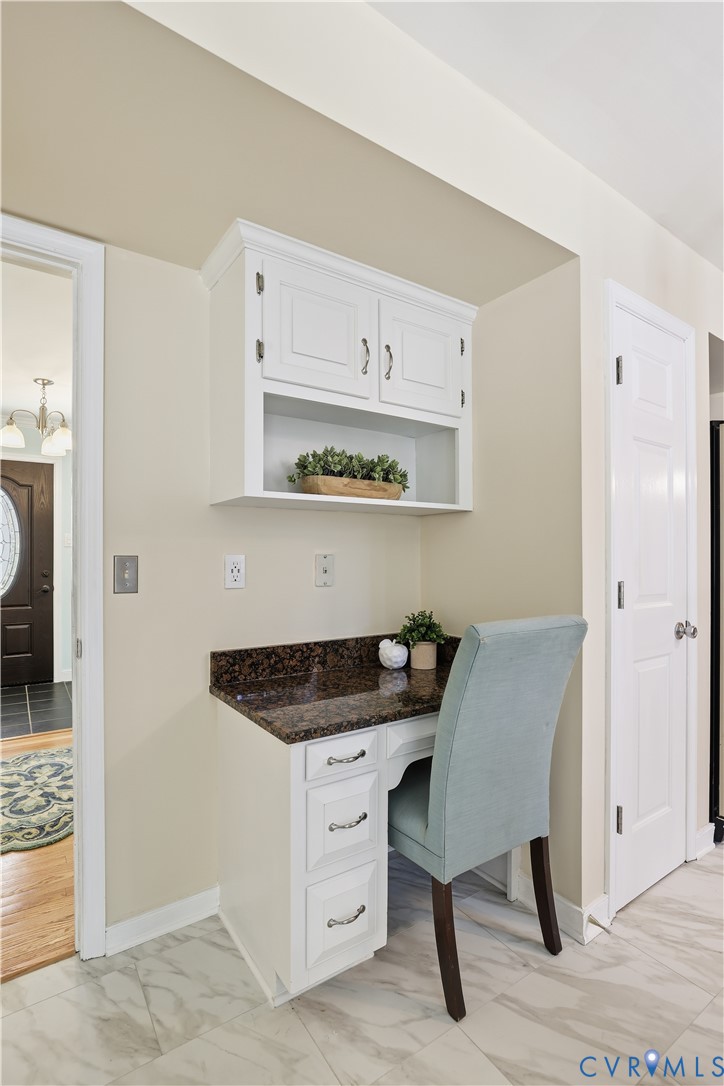 6104 Lansgate Road Midlothian, VA 23112 - Photo 17 of 42 Gallery Image 17