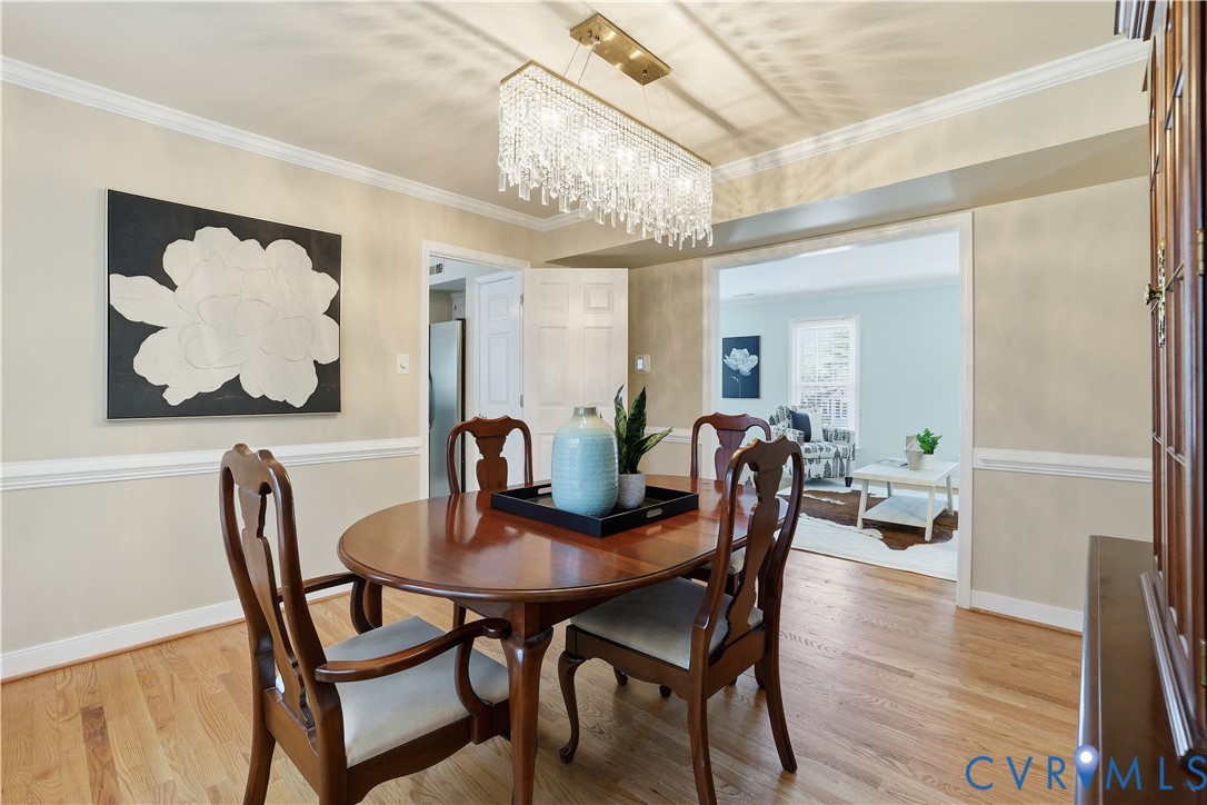 6104 Lansgate Road Midlothian, VA 23112 - Photo 10 of 42 Chandelier
