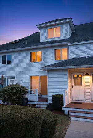 $499,000 | 360 Littleton Road, Unit E5, Chelmsford, MA 01824