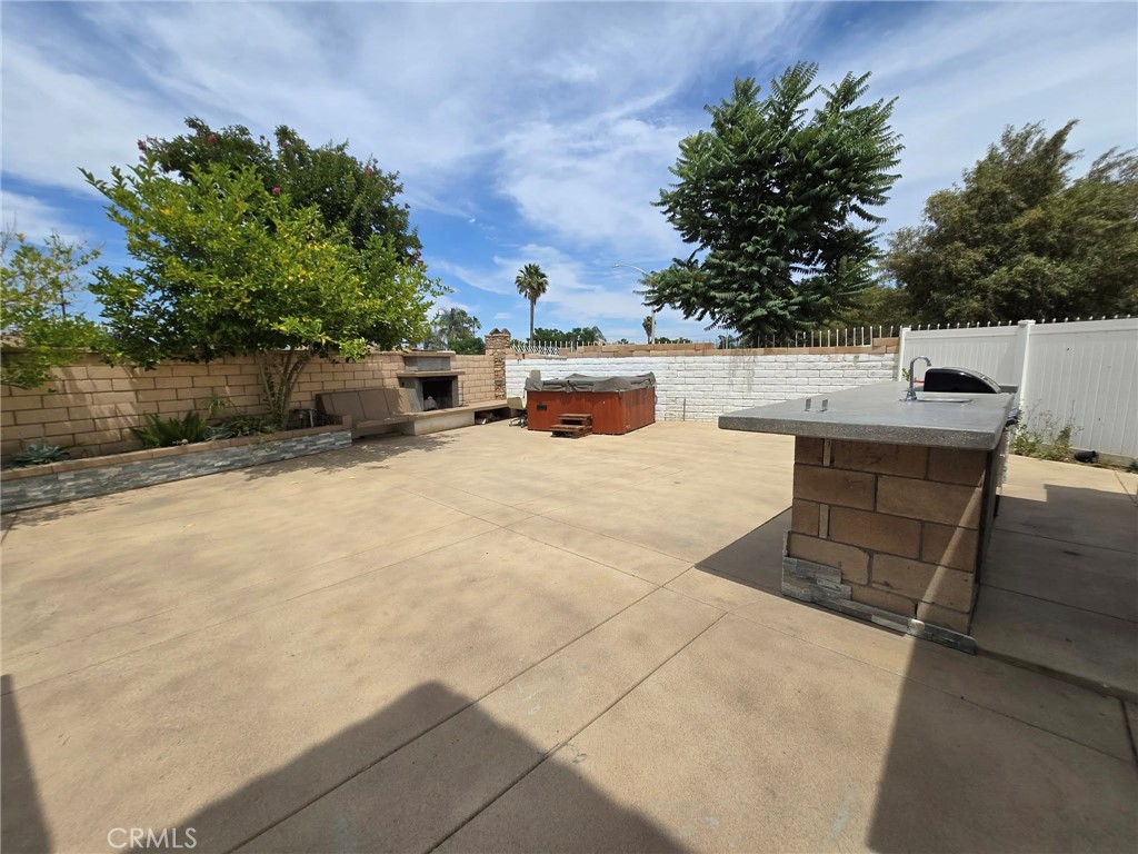 1315 Plaza Way Perris, CA 92570 - Photo 33 of 37 a view of a backyard with sitting area