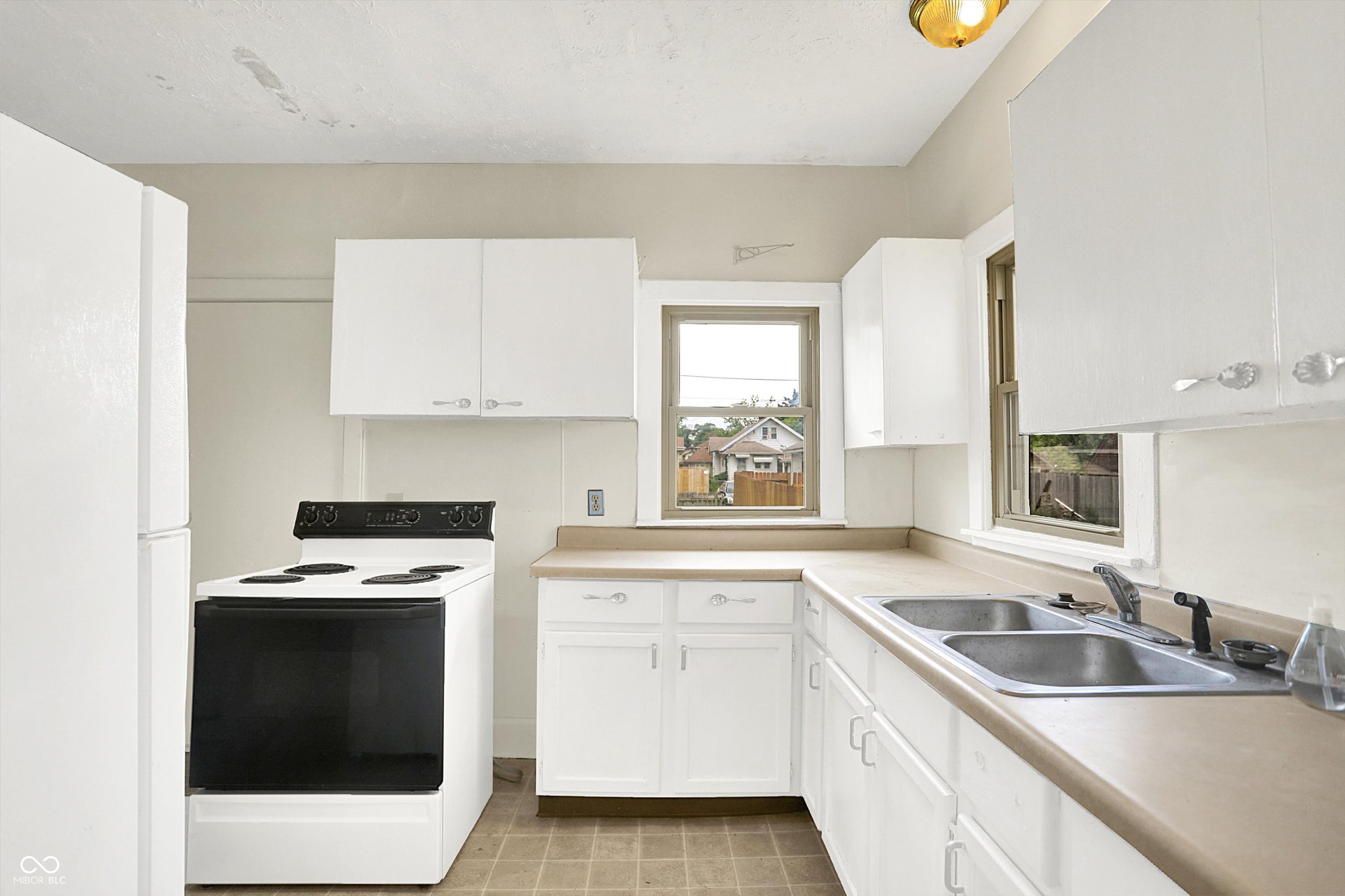 628 North Riley Avenue Indianapolis, IN 46201 - Photo 13 of 36