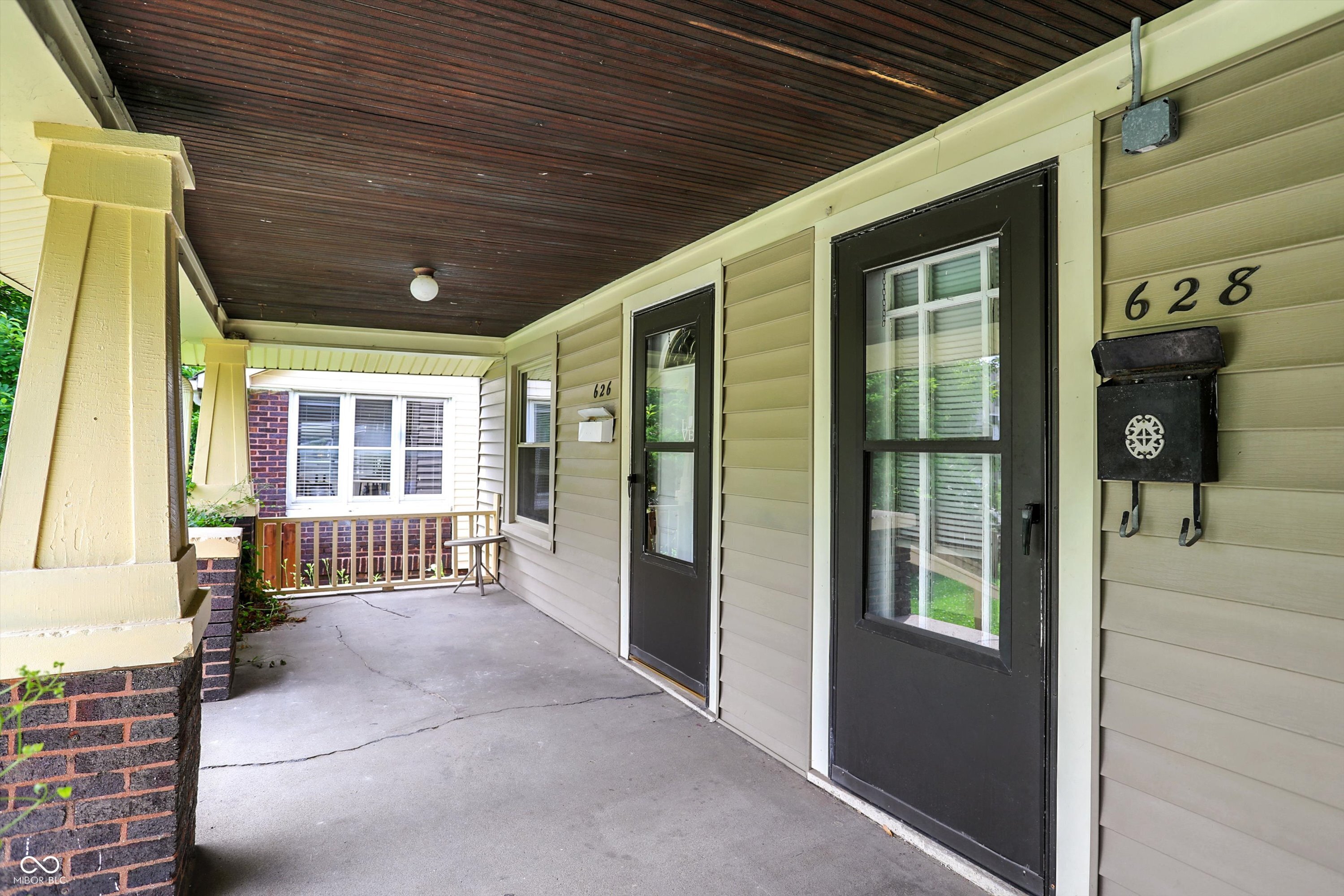 628 North Riley Avenue Indianapolis, IN 46201 - Photo 3 of 36
