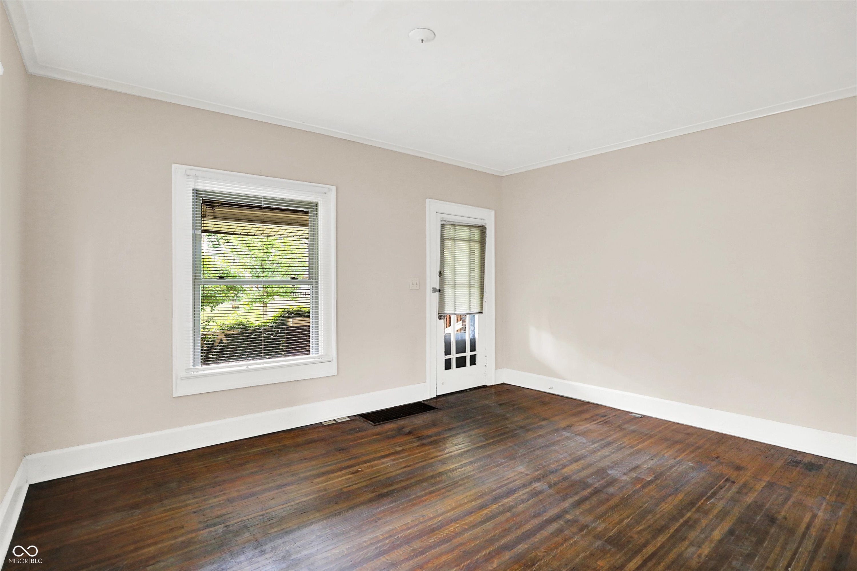 628 North Riley Avenue Indianapolis, IN 46201 - Photo 5 of 36