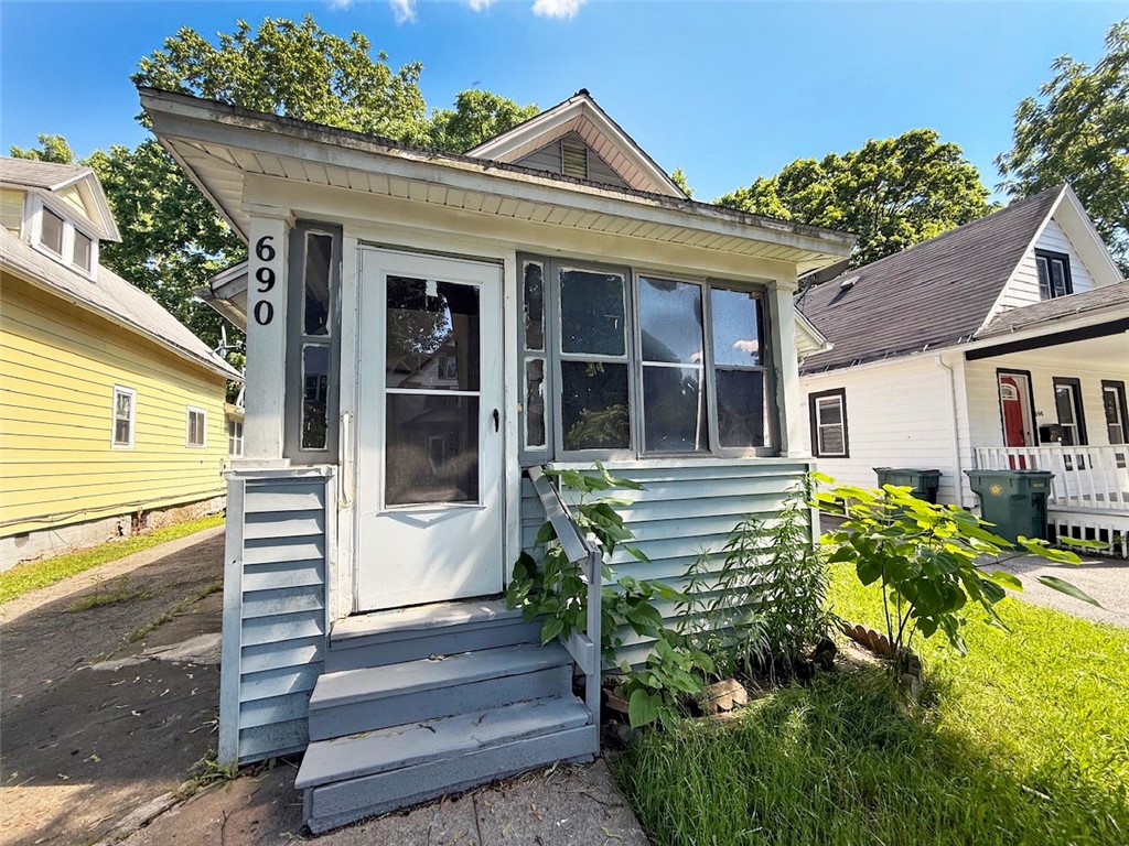 690 Seward Street Rochester, NY 14611 - Photo 2 of 30
