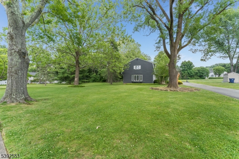 5 Brookfield Way Mendham, NJ 07945 - Photo 10 of 17