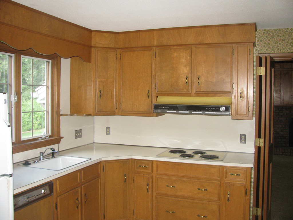 153 East Allen Ridge Road Springfield, MA 01118 - Photo 3 of 22