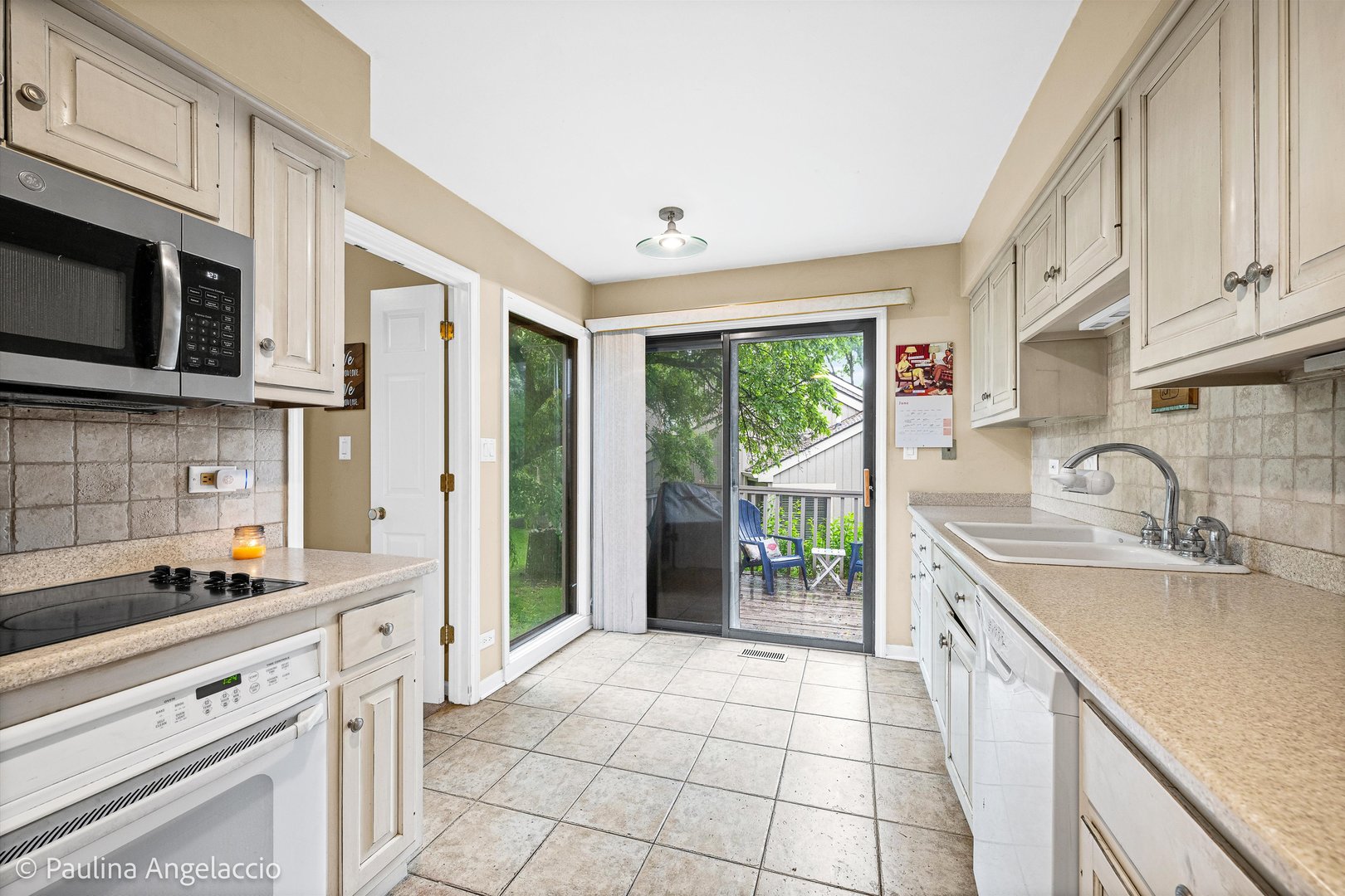 1280 Oak Hill Road Lake Barrington, IL 60010 - Photo 6 of 21