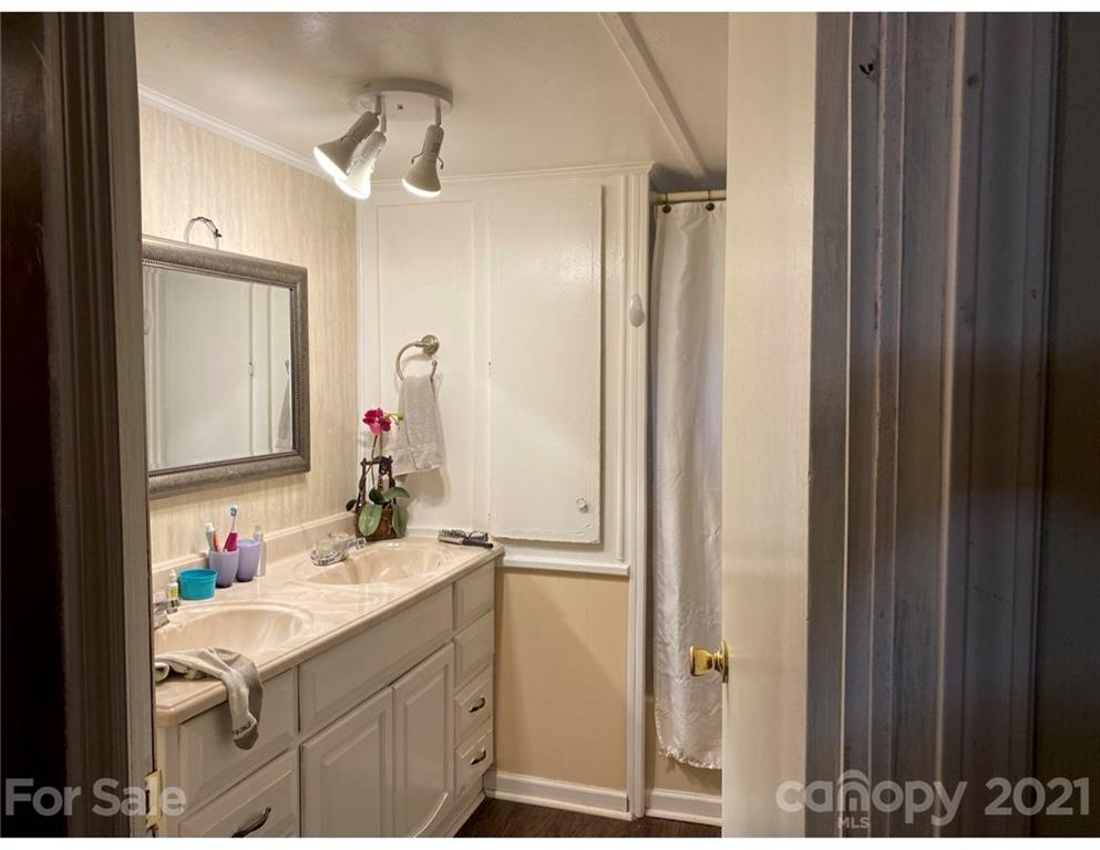 972 Roundup Road Clover, SC 29710 - Photo 5 of 9 Gallery Image 5