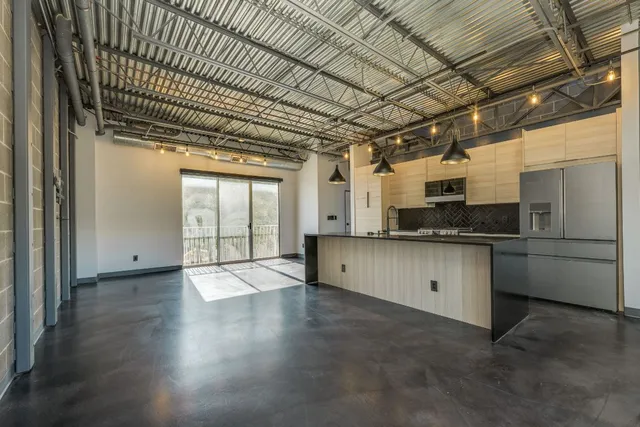 $2,850 | 4801 South Congress Avenue, Unit S3, Austin, TX 78745