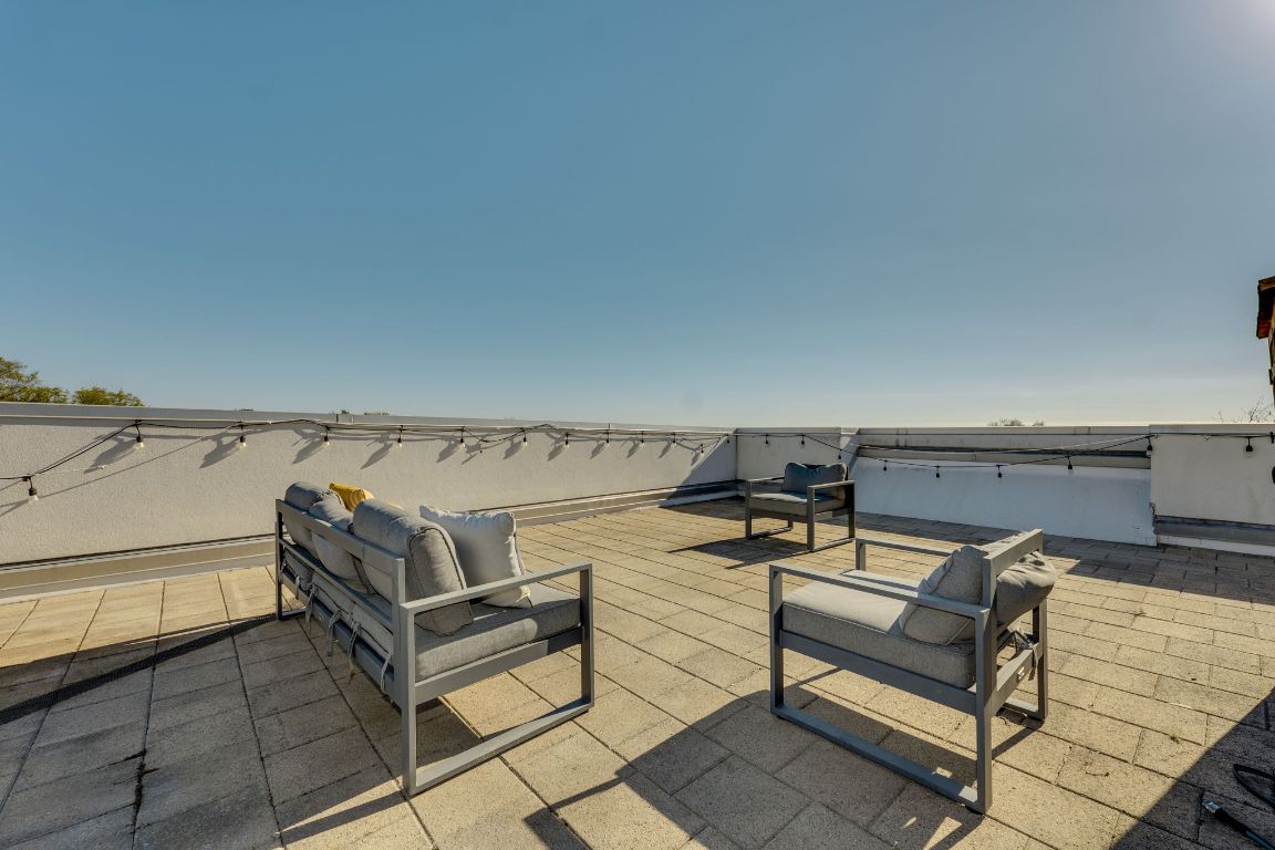 4801 South Congress Avenue, Unit S3 Austin, TX 78745 - Photo 27 of 40 a roof view