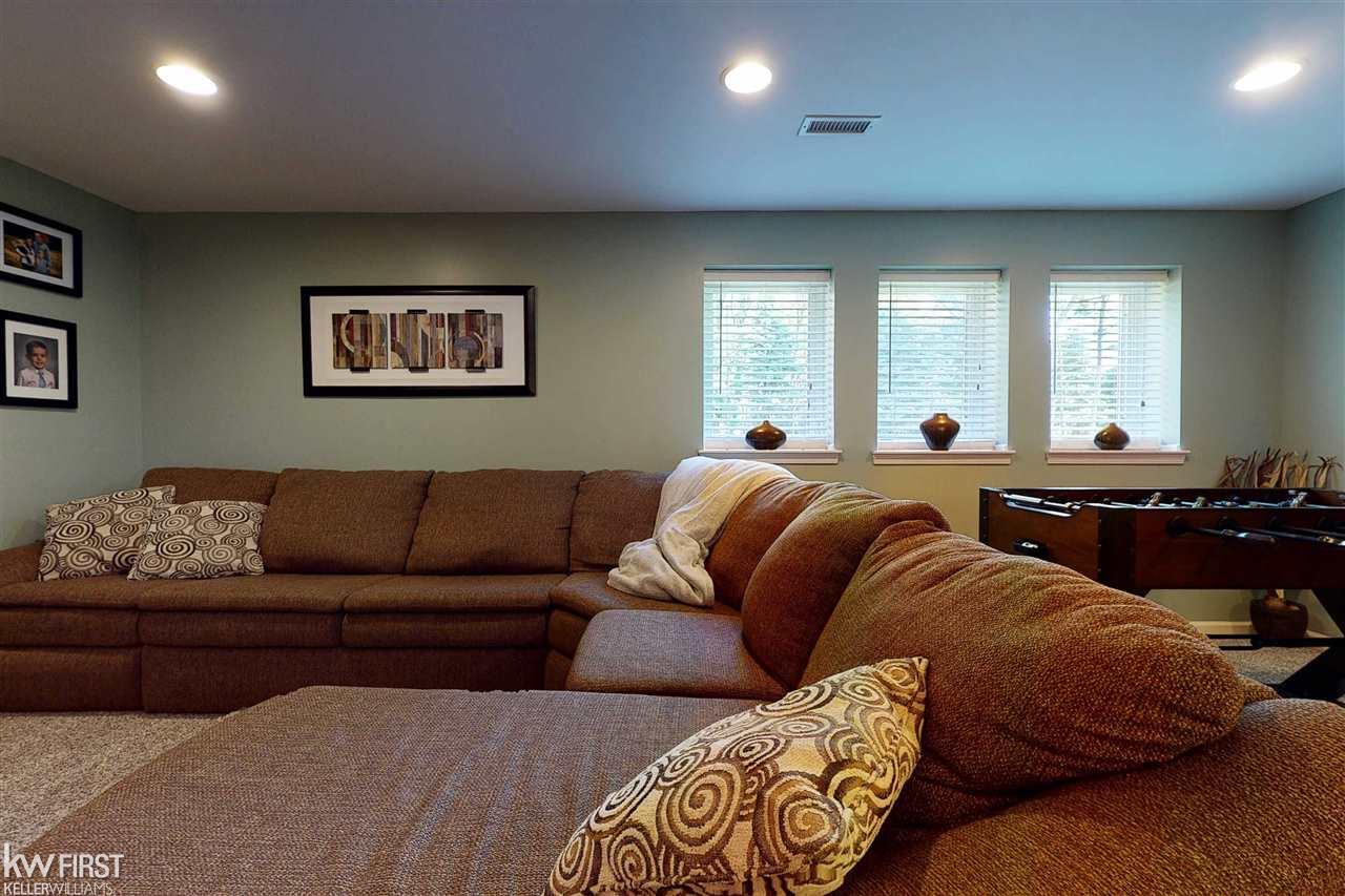 447 Otter Run Road Holly, MI 48442 - Photo 35 of 55 50014329-34.JPG