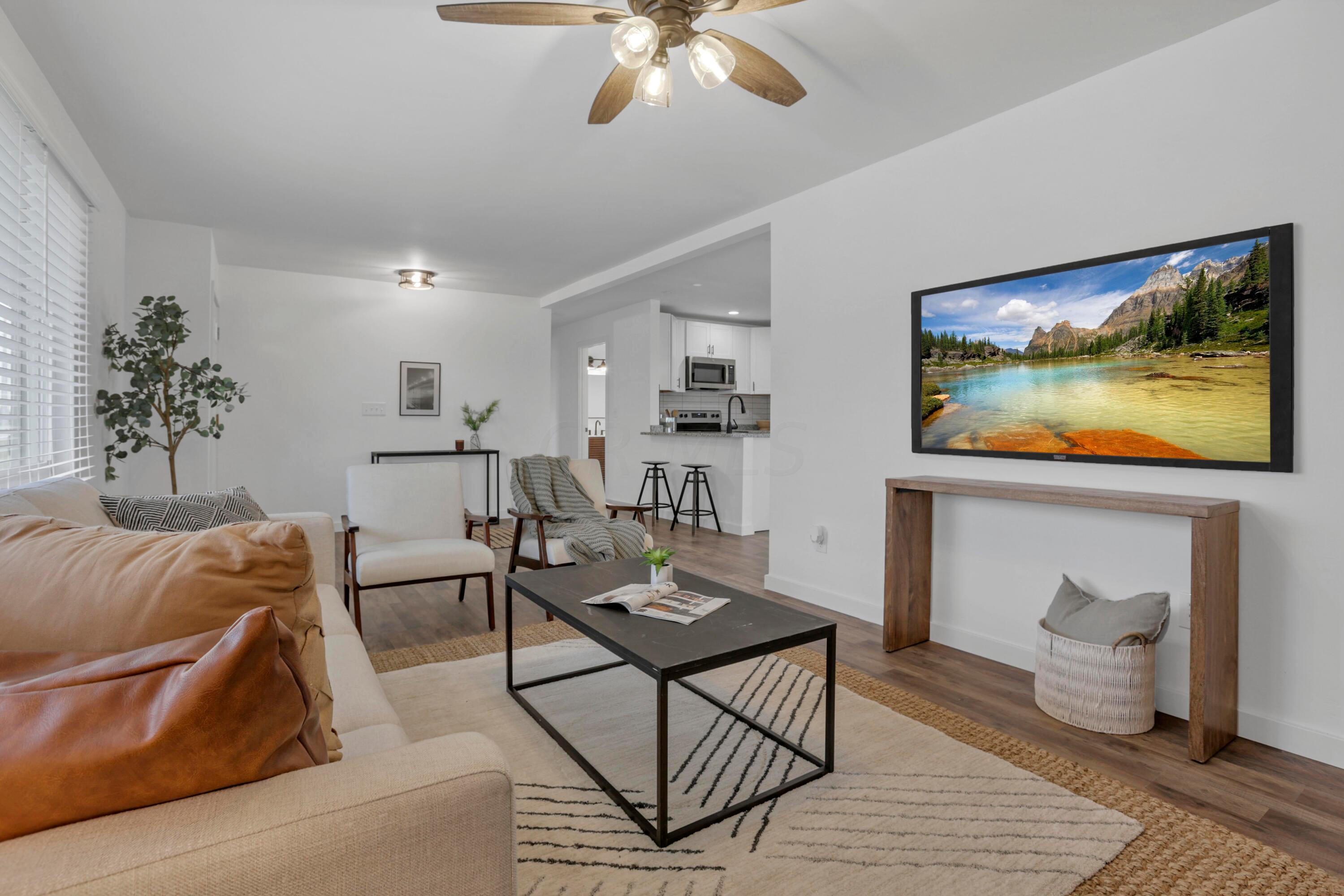 1088 Amity Road Galloway, OH 43119 - Photo 9 of 34 Living Room