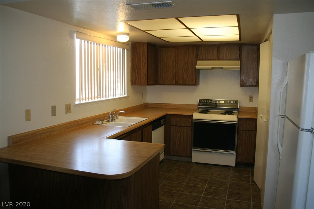 567 Roxella Lane, Unit A Las Vegas, NV 89110 - Photo 3 of 15 Gallery Image 3