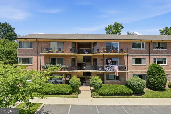 $2,800 | 5003 Sentinel Drive, Unit 22, Bethesda, MD 20816