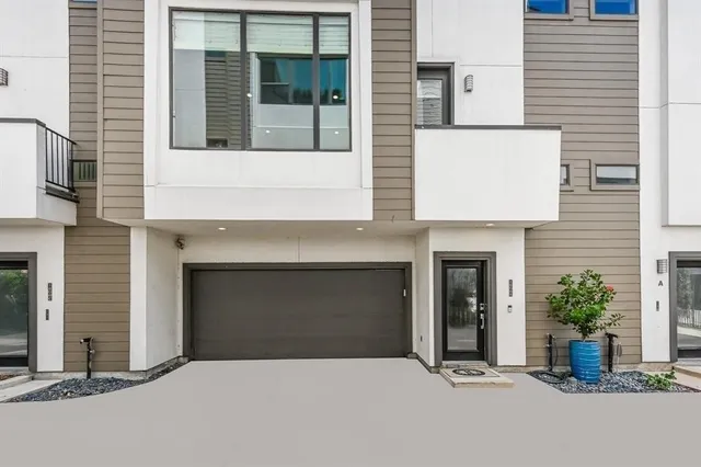 $3,700 | 1608 West Webster Street, Unit B, Houston, TX 77019