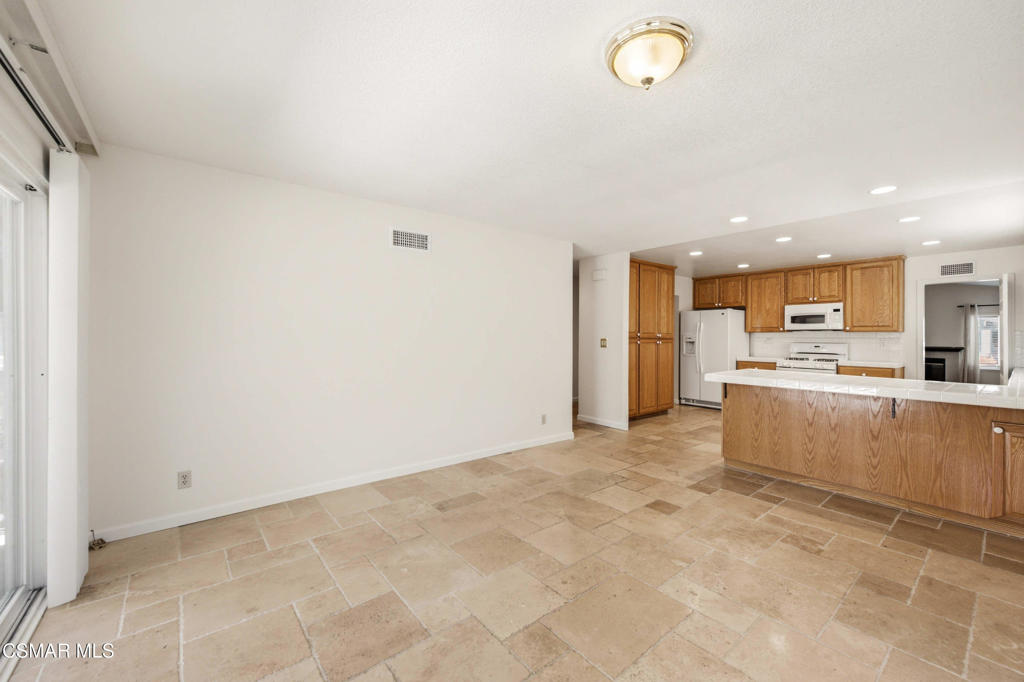 2720 Goldfield Place Simi Valley, CA 93063 - Photo 16 of 37